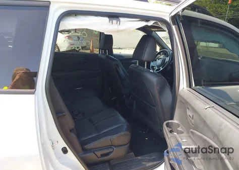 2022 Honda Passport Awd Trailsport z USA, uszkodzony, nr VIN 5FNYF8H63NB008028